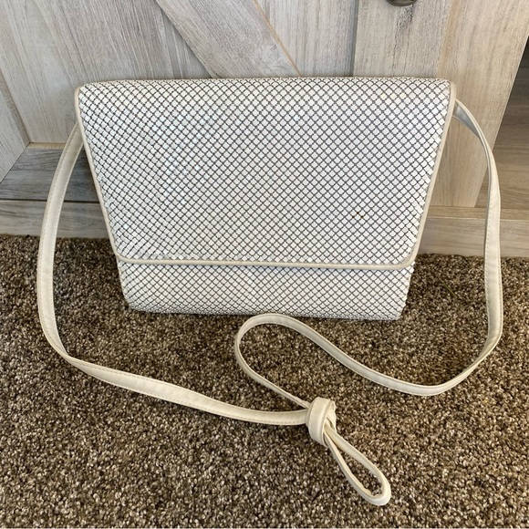Whiting & Davis White Mesh Clutch with Removable Shoulder Strap Purse - Picture 10 of 11